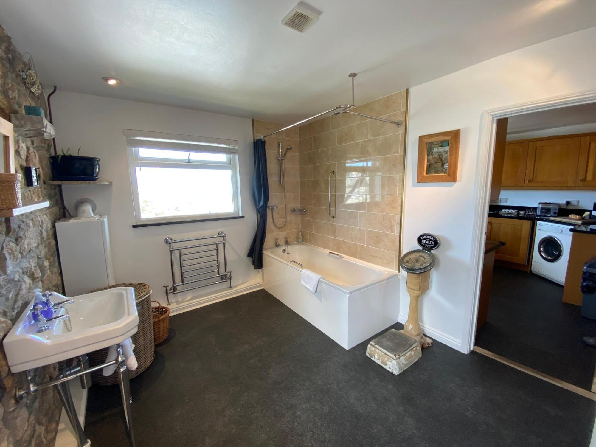 Huer'S Watch A Beautifully Presented Private Apartment With Far Reaching Views Over St Ives Harbour And Bay And Free Onsite Parking For Larger Groups Book Along With Our Connecting Two Sister Apartments Εξωτερικό φωτογραφία