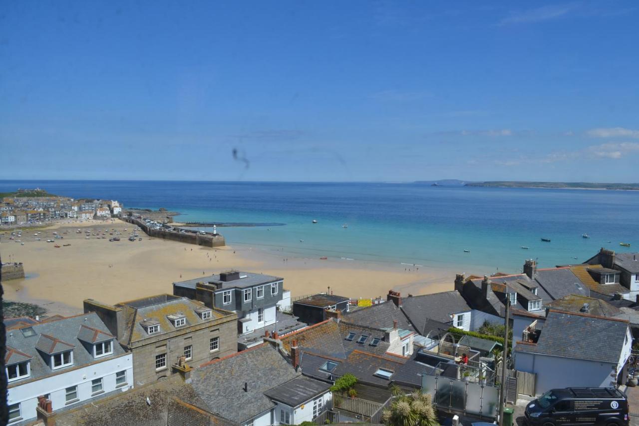 Huer'S Watch A Beautifully Presented Private Apartment With Far Reaching Views Over St Ives Harbour And Bay And Free Onsite Parking For Larger Groups Book Along With Our Connecting Two Sister Apartments Εξωτερικό φωτογραφία